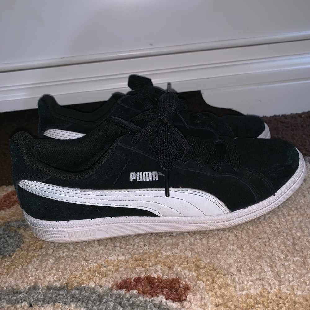 Puma Smash V2 Black & White Size 6
